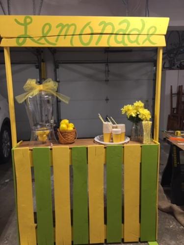 Built as a prop for a summer- themed promotion, this lemonade stand was built to look classic and fun! 
 